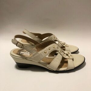 Strictly Comfort Shoes Women’s Size 8M‎ Sandals Open Toe Buckles In Back